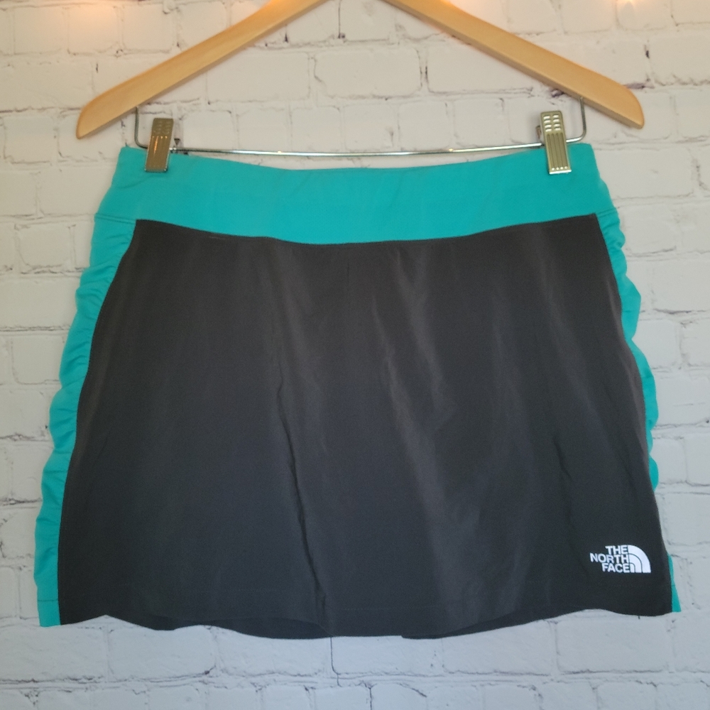 The North Face Grey + Mint Pull On Running Skort Ruched Sides Medium